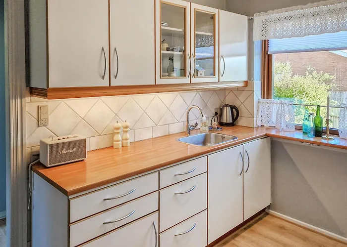 Semesterbostad 2 Bedroom Stunning In