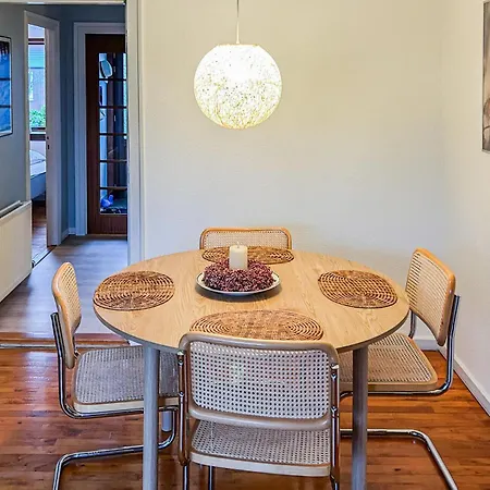 Semesterbostad 2 Bedroom Stunning In