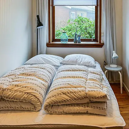 2 Bedroom Stunning In *